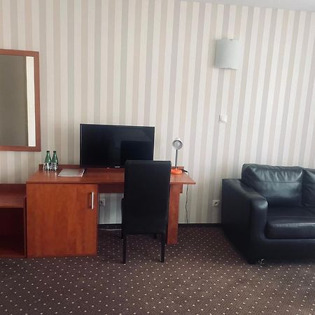 Papaver Hotel Slesin  ภายนอก รูปภาพ