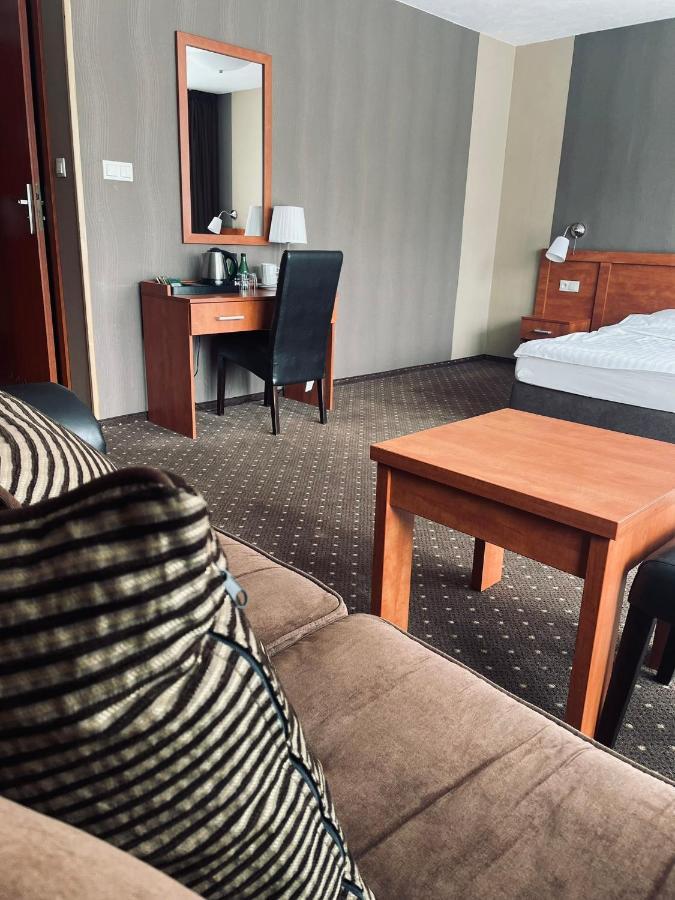 Papaver Hotel Slesin  ภายนอก รูปภาพ