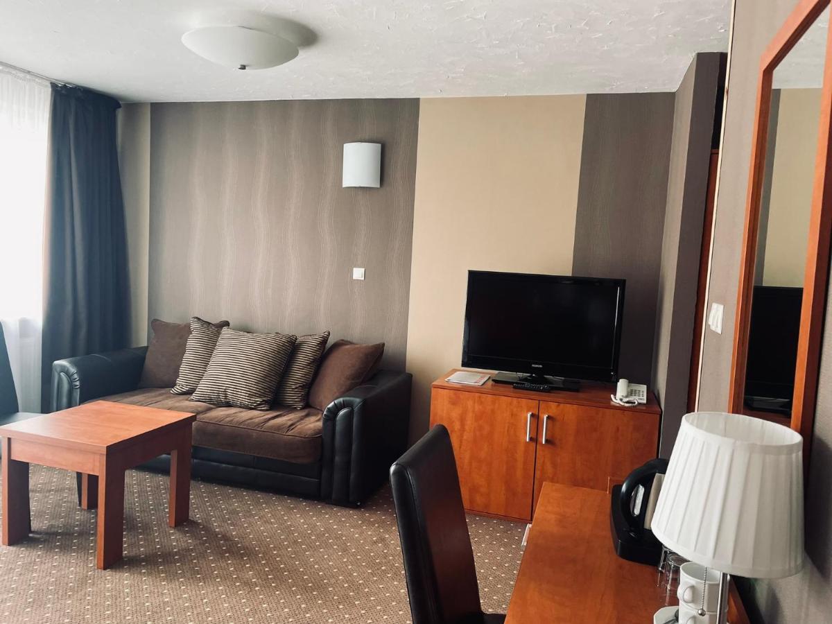 Papaver Hotel Slesin  ภายนอก รูปภาพ