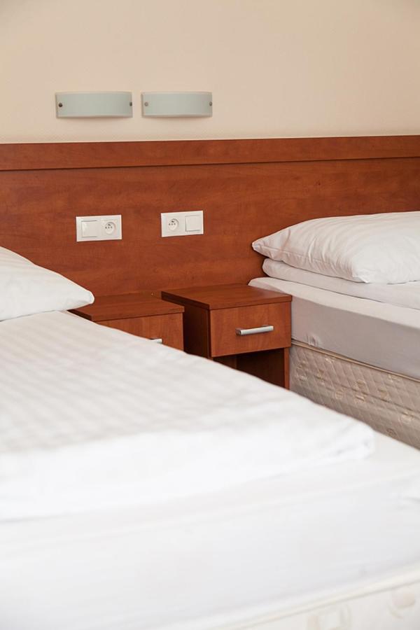 Papaver Hotel Slesin  ภายนอก รูปภาพ