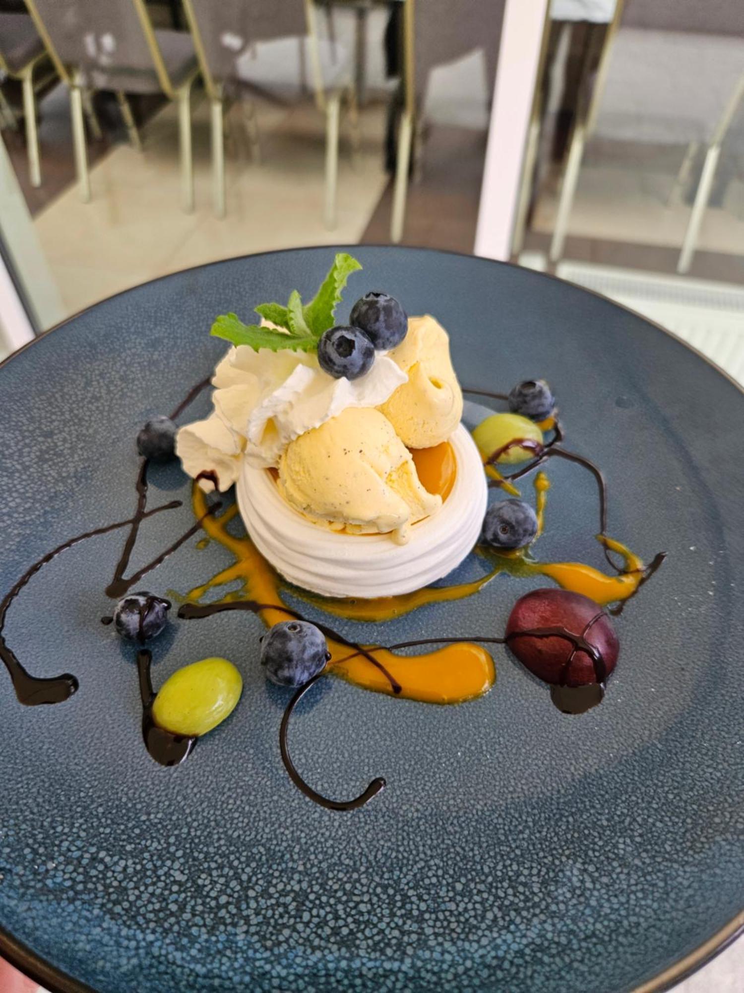 Papaver Hotel Slesin  ภายนอก รูปภาพ